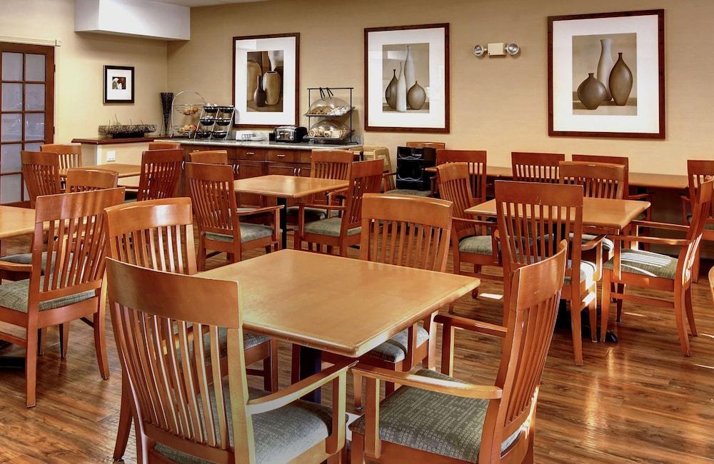 Phoenix Inn Suites Олбани Екстериор снимка