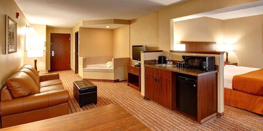 Phoenix Inn Suites Олбани Стая снимка
