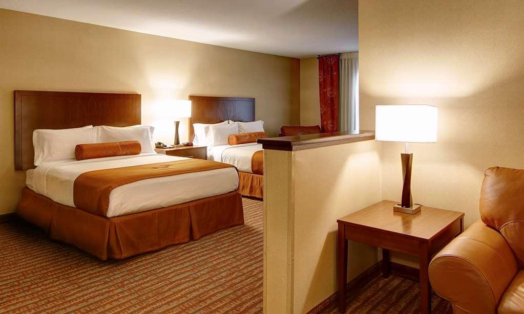 Phoenix Inn Suites Олбани Стая снимка