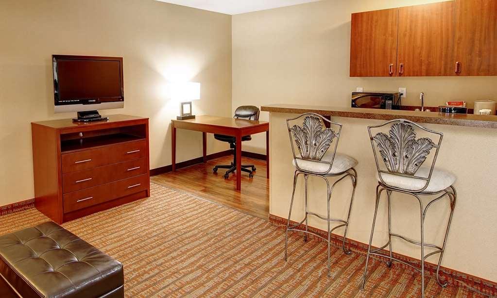 Phoenix Inn Suites Олбани Стая снимка