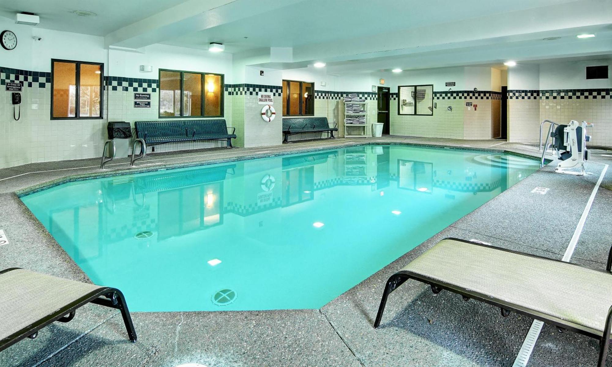 Phoenix Inn Suites Олбани Екстериор снимка