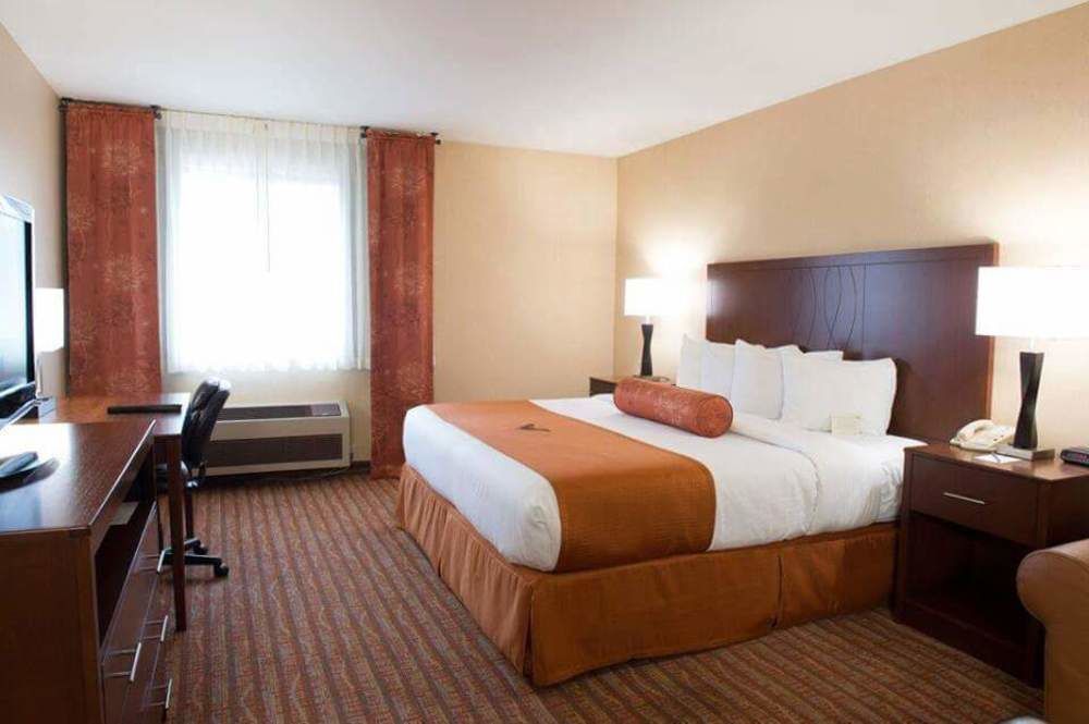 Phoenix Inn Suites Олбани Екстериор снимка